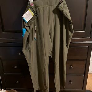 Eddie Bauer departure ankle pants green 2x thin flowy made to fall like linen